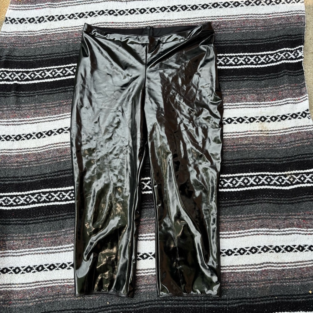 BLACK FAUX LEATHER CROPPED PANTS SIZE XL ROCKER GOTH FESTIVAL